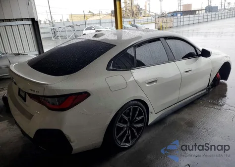 2022 BMW 430I Gran Coupe z USA, uszkodzony, nr VIN WBA63AV08NFM01555